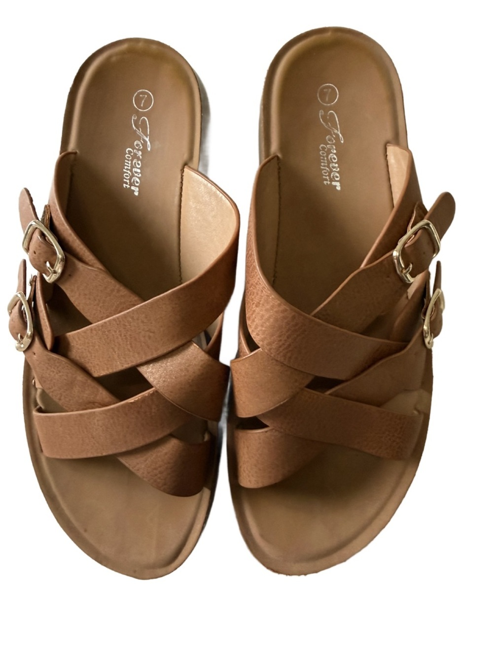 Forever Comfort Women’s Tan Crisscross Buckle Slide Sandals. Size 7